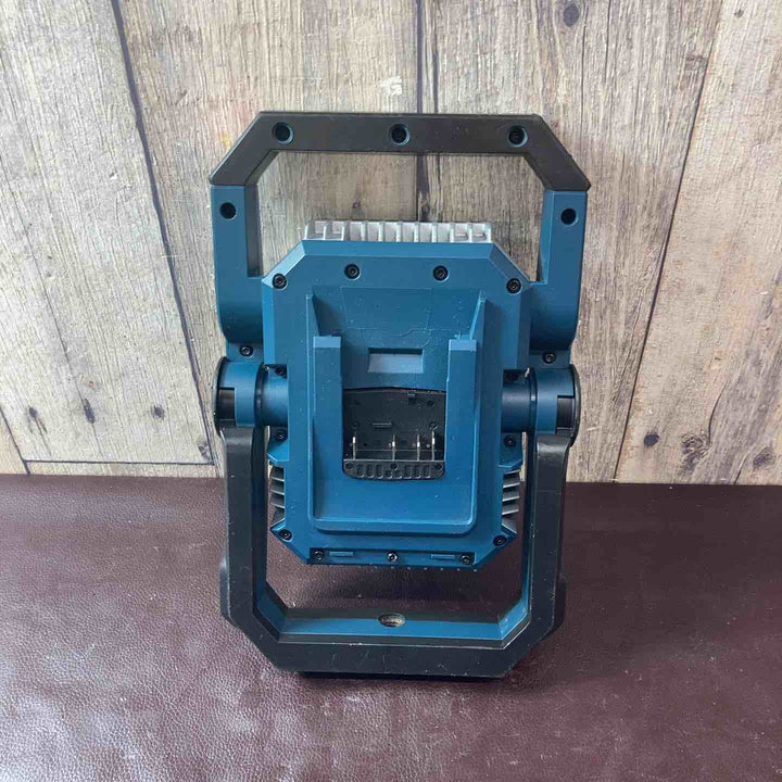 【中古品】ボッシュ(BOSCH) コードレススタンドライト GLI18V-1900【東大和店】