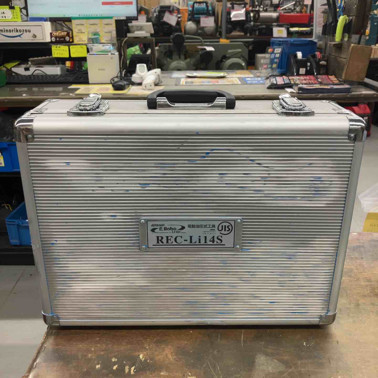 ▽泉精器(IZUMI) コードレス圧着機 REC-Li14S【戸田店】 – アクト