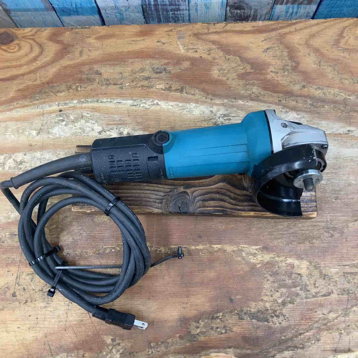 ☆マキタ(makita) 100mmディスクグラインダ 9533B【柏店】