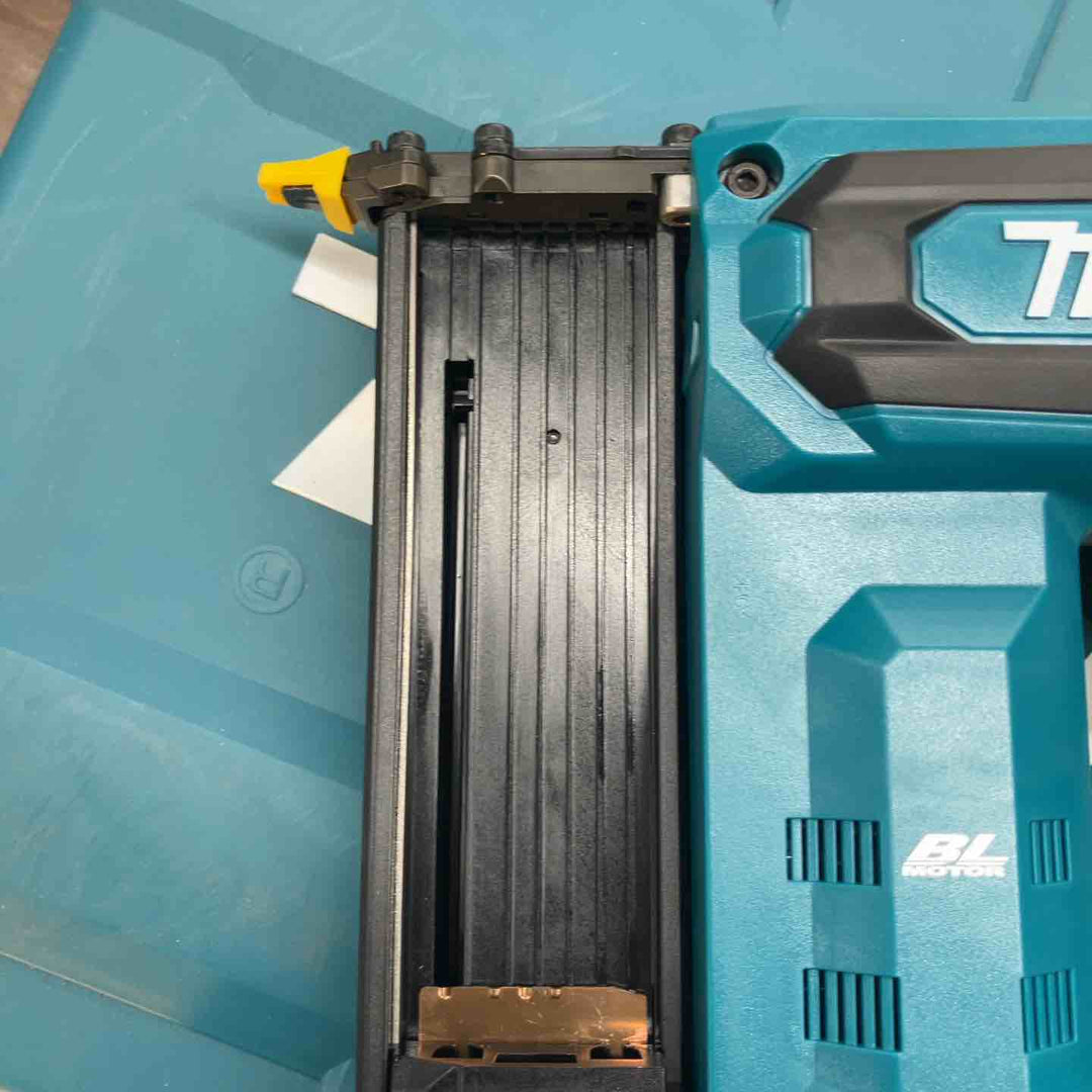 ★マキタ(makita) コードレスフィニッシュネイラ FN001GRD【戸田店】