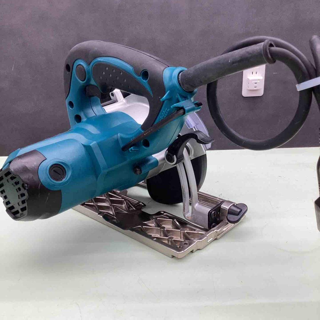 ★マキタ(makita) 防じん丸のこ KS5000FX DIY 木材 プラスチック 金属 コンクリート 切断 直線切り 角材 横引き 縦切り 溝掘り 留め継ぎ 【越谷店】