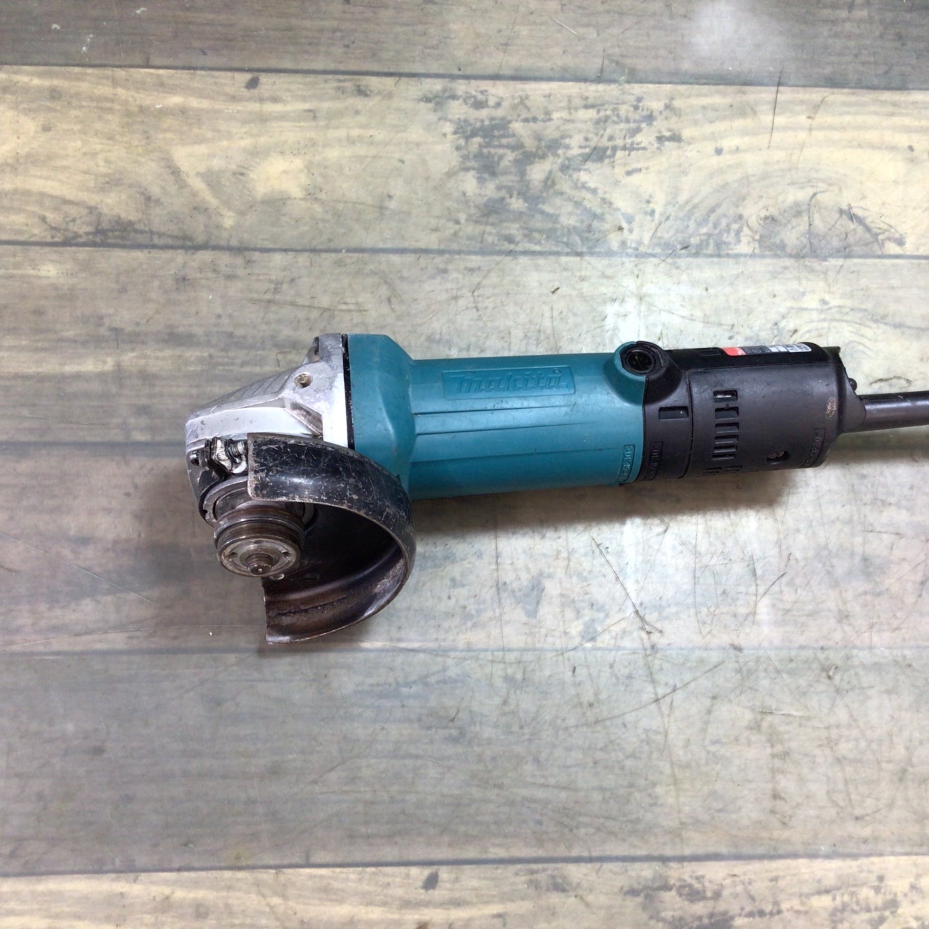☆マキタ(makita) 100mmディスクグラインダ 9533B【東大和店