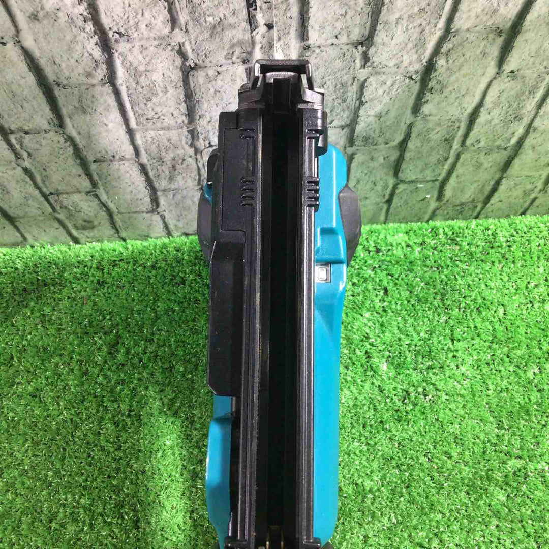 ★マキタ(makita) コードレスタッカ ST421DRG【川口店】