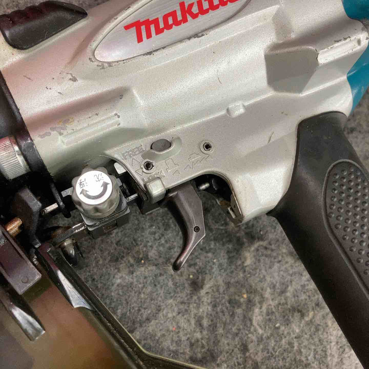 【現状品】◇マキタ(makita) 75mm高圧エア釘打ち機 AN710H【鴻巣店】