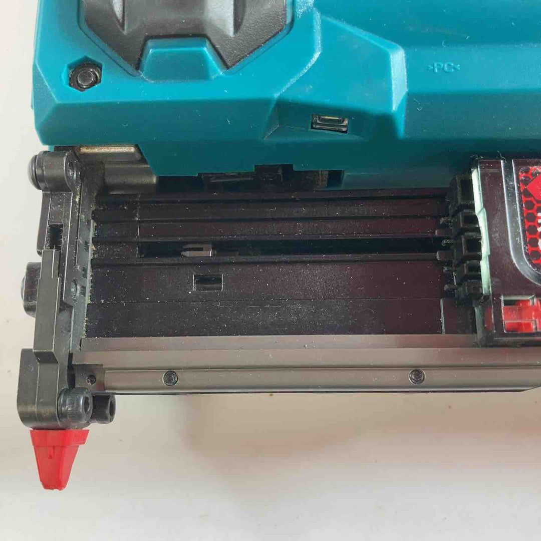 ◇マキタ(makita) 35mmコードレスピンネイラ PT001GZ【川崎店】