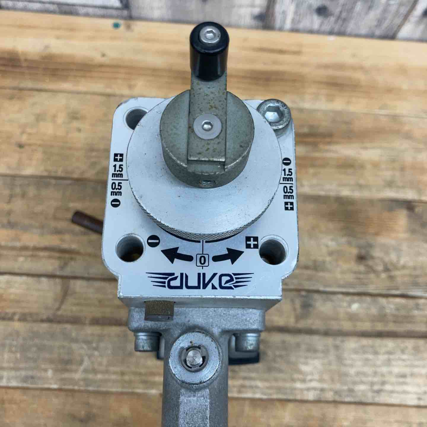 デューク DUKE エアープーラー スタッドプーラー EIWA 栄和 スタッド溶接機 板金 塗装 引き出し  栄和製作所 板金用エア式プーラー クイックプーラー デューク DUKE-NXW