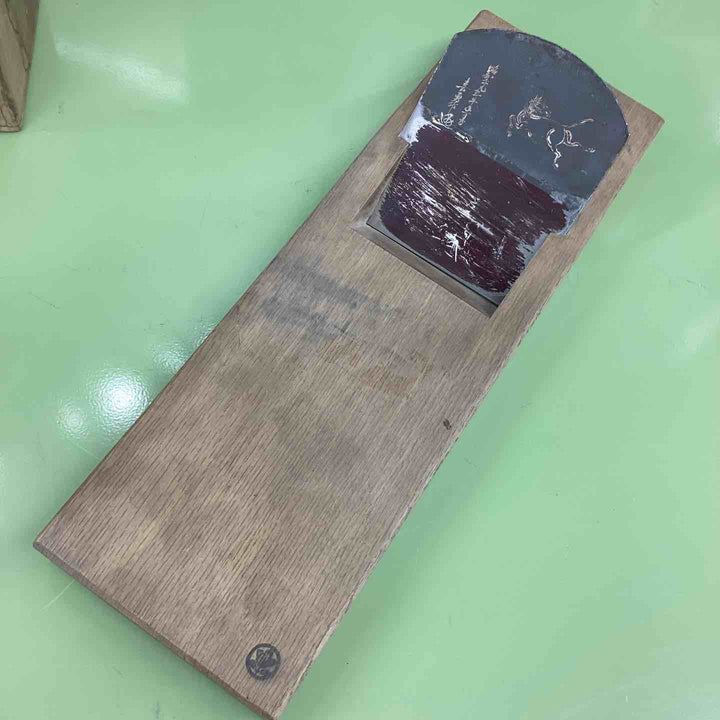 ★稀有品★喜勇作 鉋 鑿 大工道具 木工 職人 プロ 刃幅約104mm  長台カンナ 一枚刃 【越谷店】