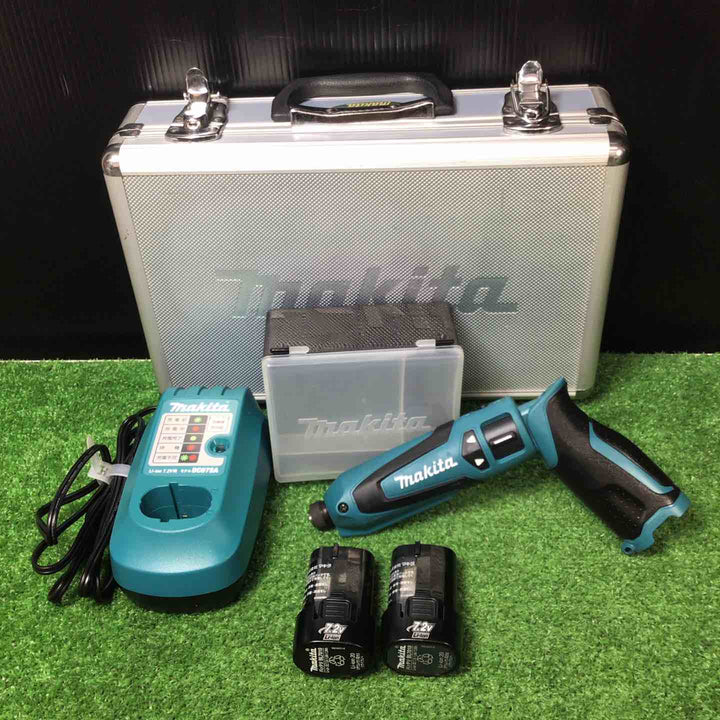 ☆マキタ(makita) 充電式ペンインパクトドライバ TD021DS バッテリー2個付き【岩槻店】