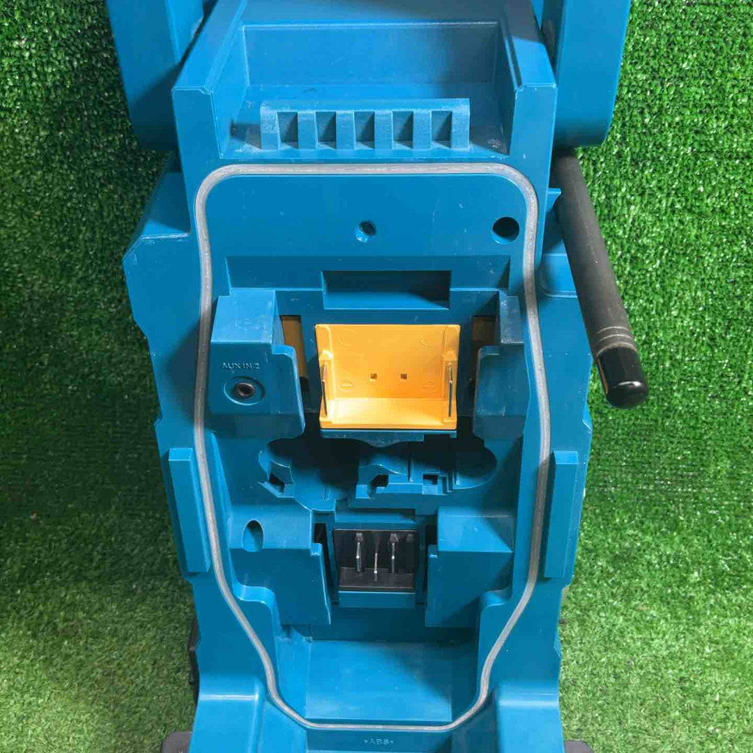 マキタ(makita) コードレスラジオ MR108【藤沢店】
