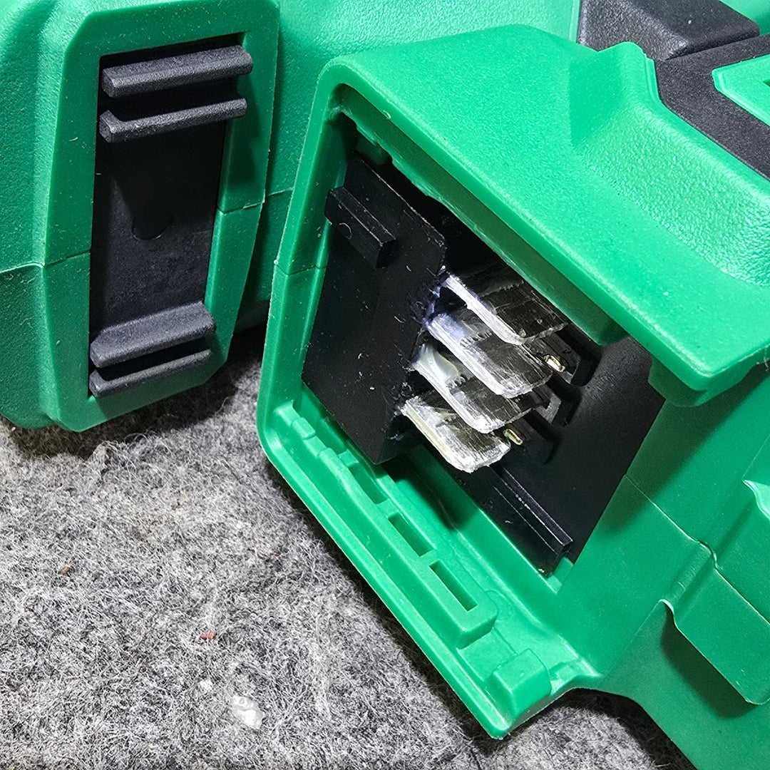 【美品】HiKOKI(ハイコーキ) 10.8V コードレス ハンマドリル  DH12DD(2LSK) 蓄電池2個・充電器・ケース付き【桶川店】