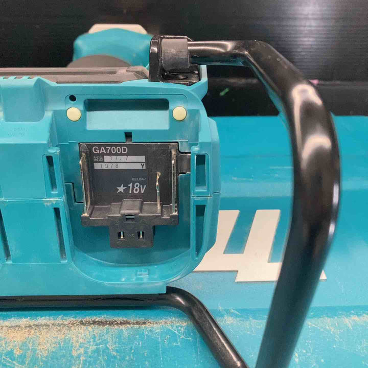 ★マキタ(makita) 180mmコードレスディスクグラインダ GA700DZ　18Vバッテリー*2個使用【戸田店】