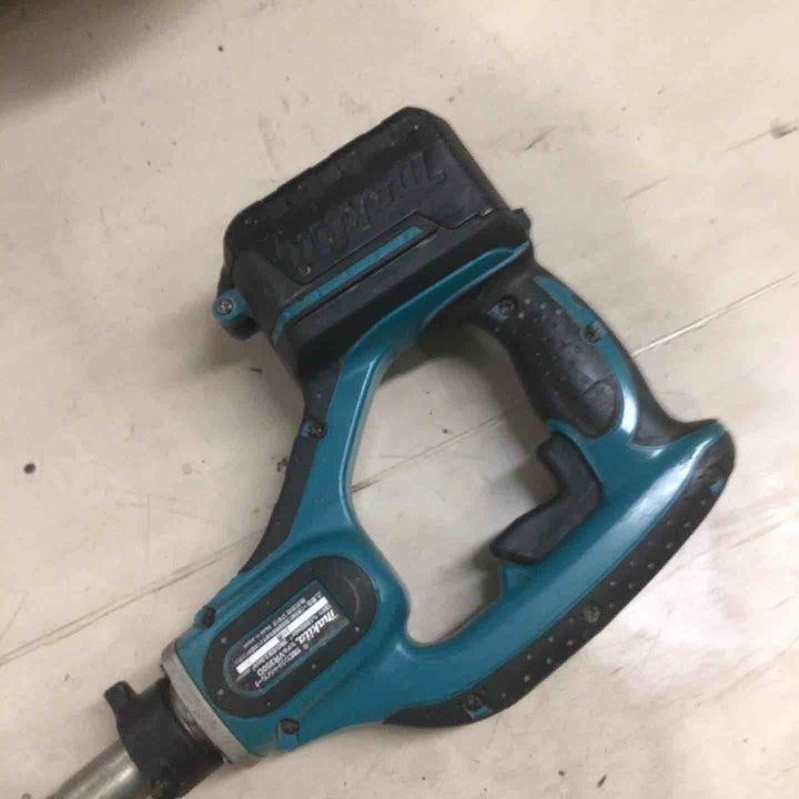 マキタ(makita) コードレスコンクリートバイブレータ VR350DZ【藤沢店】