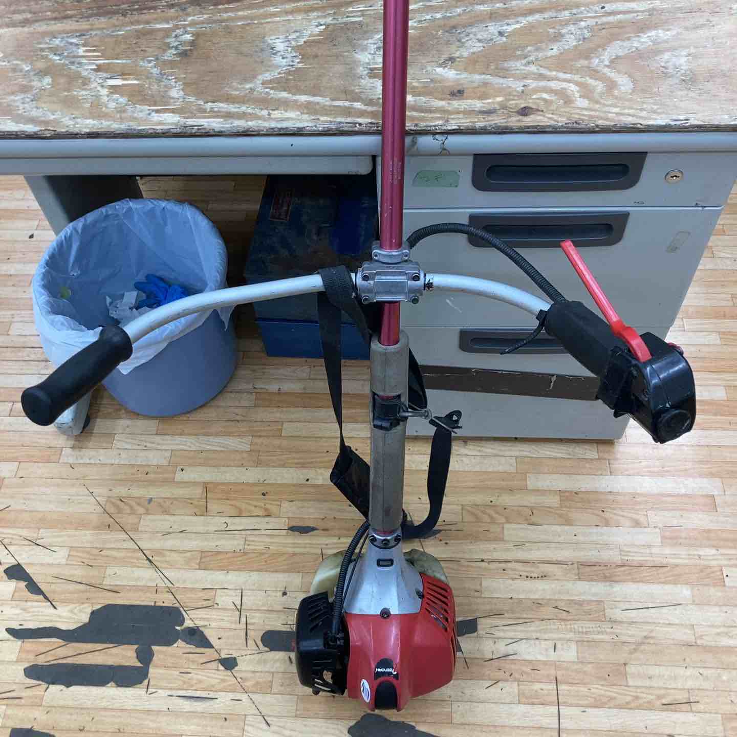 【中古】【動作OK】【店頭引取限定】MAKITA　草刈機　MUR181D　8580円（税込）6333 草刈機・刈払機 – タグ 