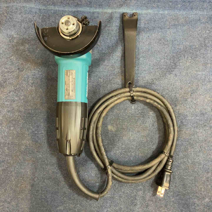 ☆マキタ(makita) 100mmディスクグラインダ GA4032【八潮店】