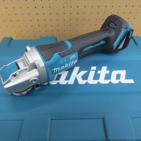 マキタ(makita) 18V 125mmコードレスディスクグラインダ モデル：GA520DRGX【川崎店】