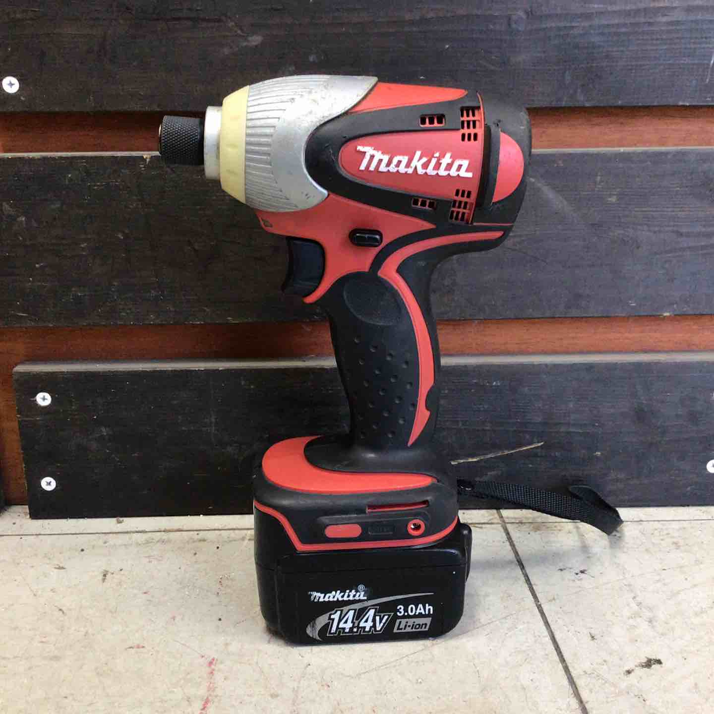 【現状品】 マキタ/makita コードレスインパクトドライバー TD130DZ 本体のみ 【鴻巣店】 現状品】 マキタ/makita コードレスインパクトドライバー TD130DZ 本体