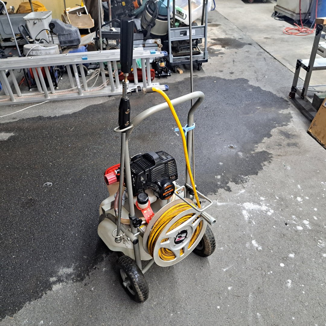 【中古・店頭受取り限定】 工進 2サイクル エンジン式 噴霧器 25Lタンクキャリー 1連ピストン ES-25T 【桶川店】