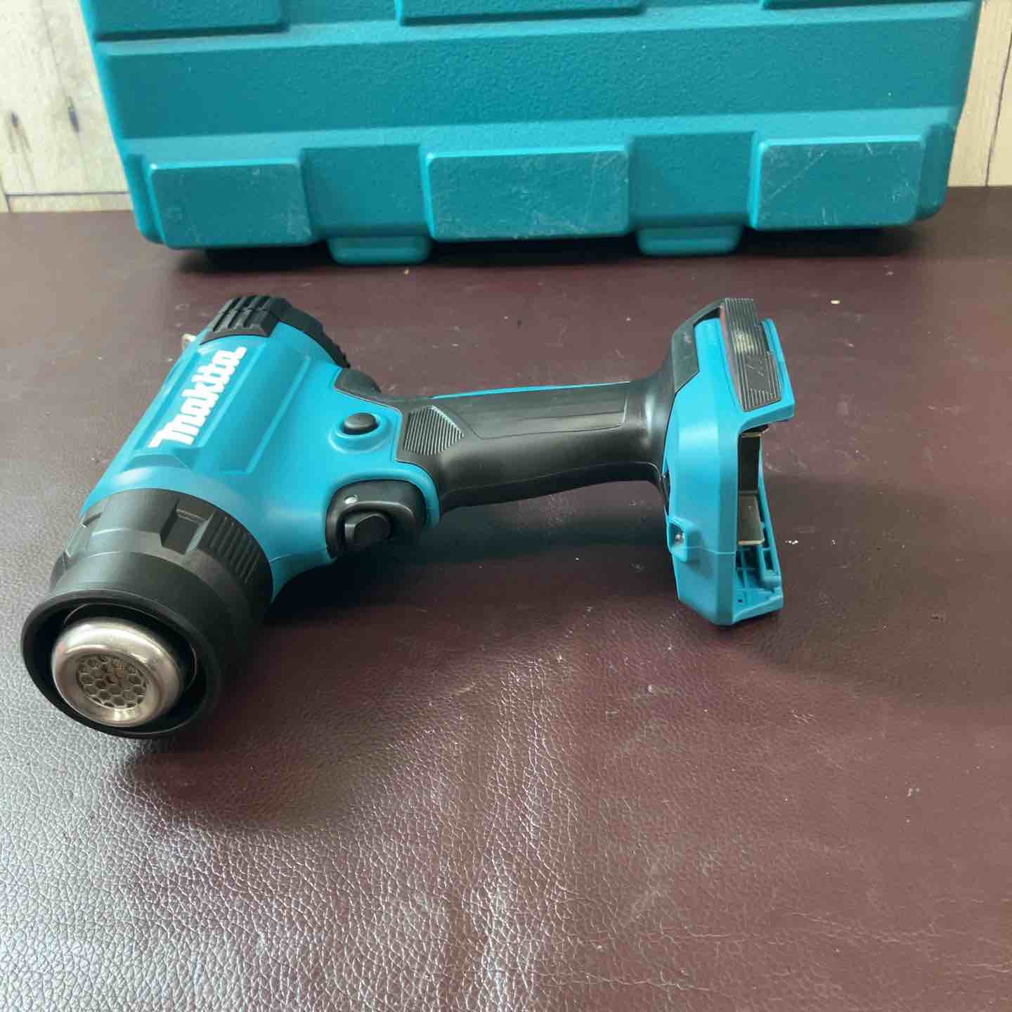 【中古】マキタ　Makita　充電式ヒートガン　型番:HG181DZK 【フライズ佐賀店】 マキタ（makita） HG181DZK 充電式ヒートガン 18V 本体のみ・ケース付