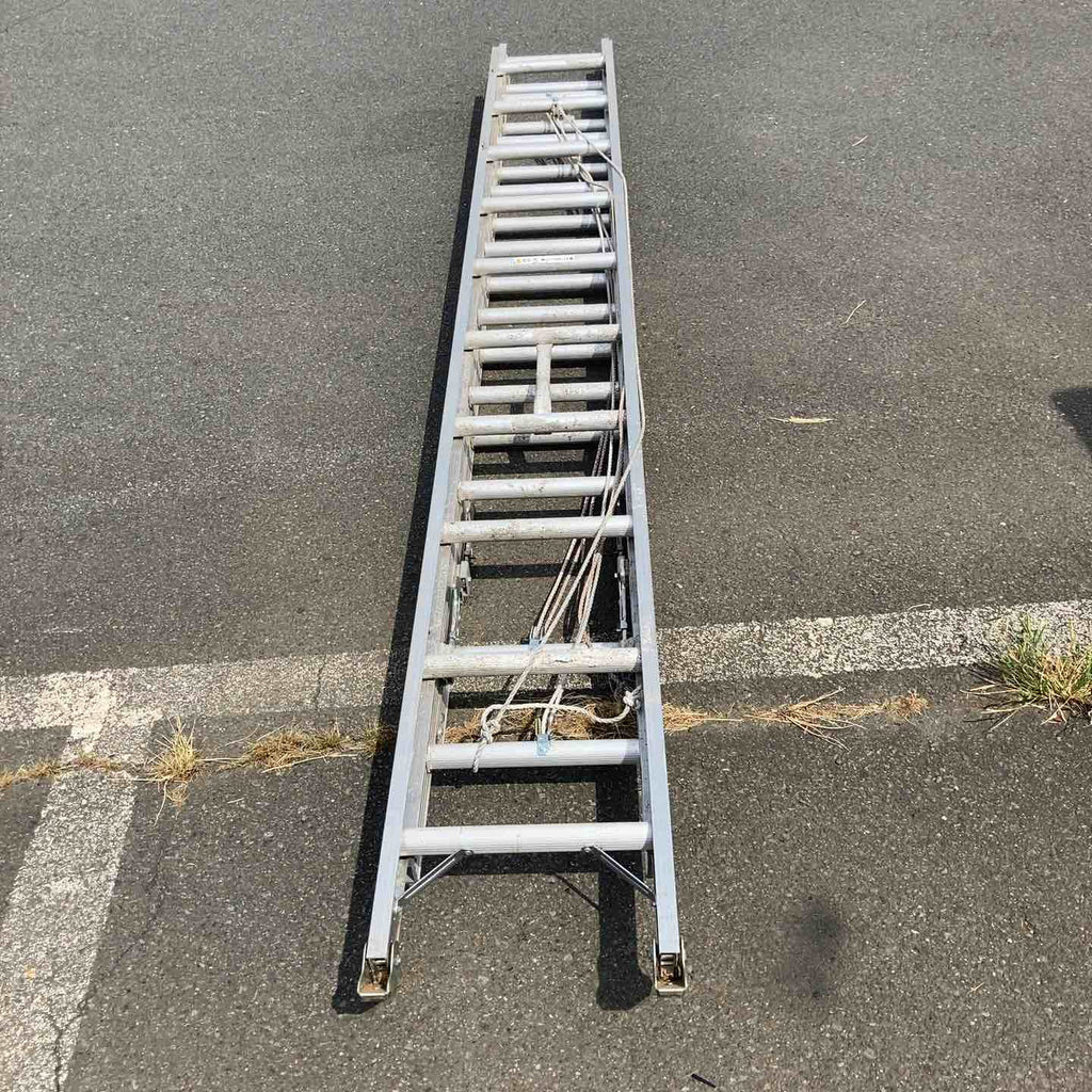 中古品/店頭受取り限定】長谷川工業(ハセガワ/Hasegawa) 3連はしご HC3 