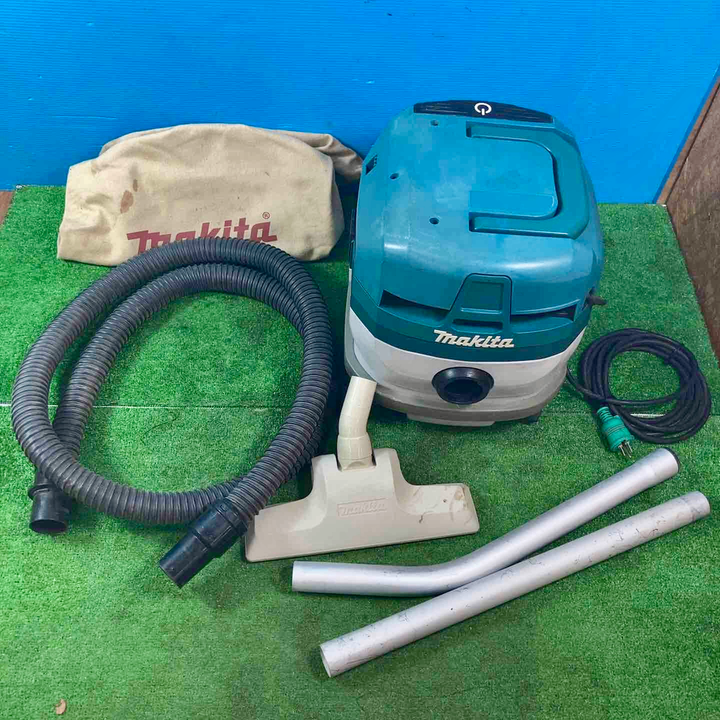 ★マキタ(makita) 集じん機 乾式 VC0830 連動機能 ≪ホース・ノズル付き！≫【岩槻店】
