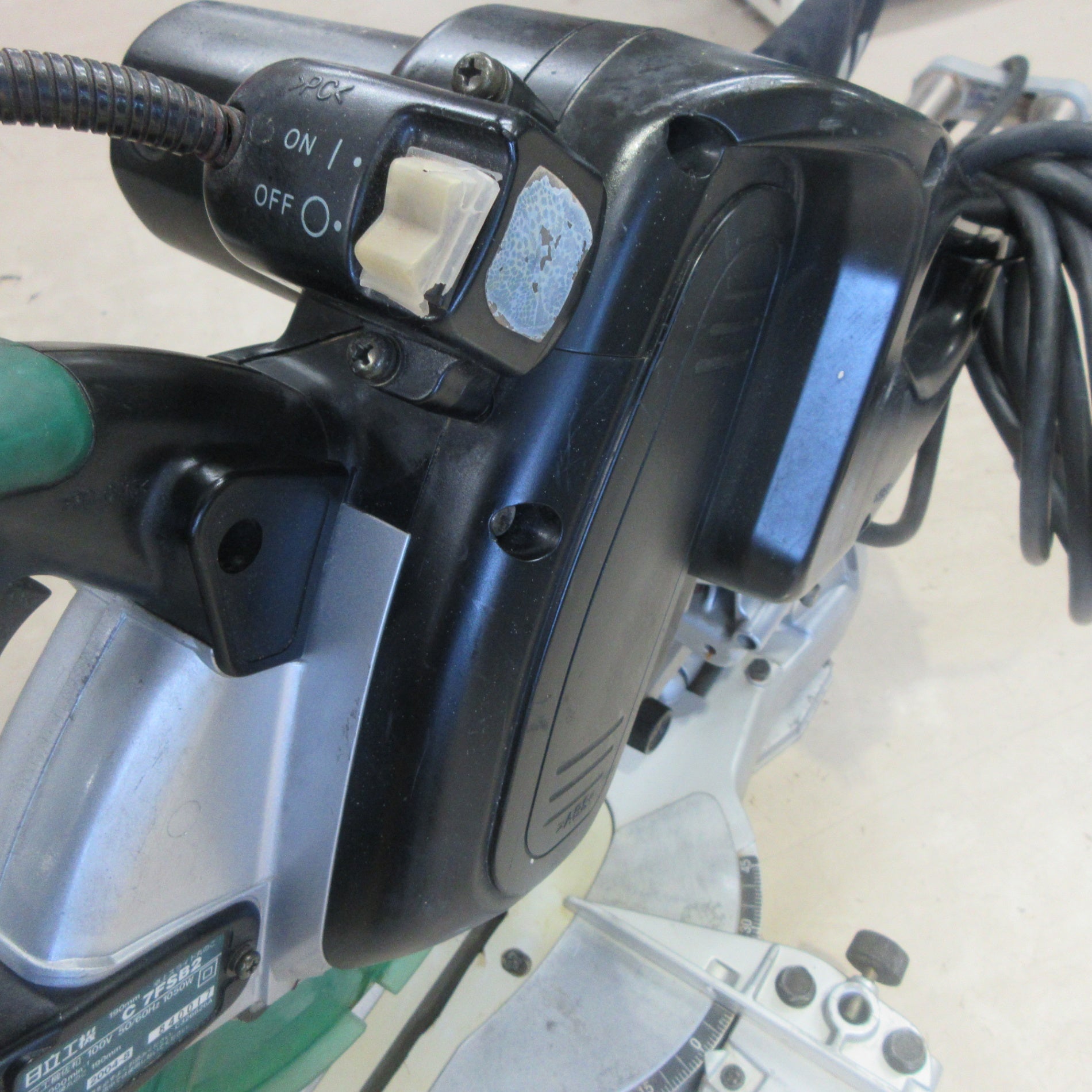 日立 - HITACHI 卓上スライド丸ノコ C7FS 日立工機(HIKOKI/ハイコーキ) C7RSHD 卓上スライド丸のこ 送料