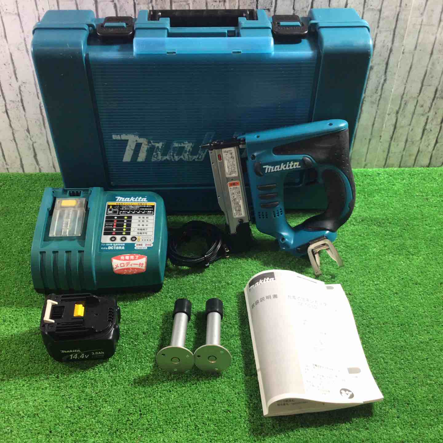 ☆マキタ(makita) コードレスピンネイラ PT350DRF【川口店】 ☆マキタ(makita) コードレスピンネイラ PT350DRF【川口店】 – アクト