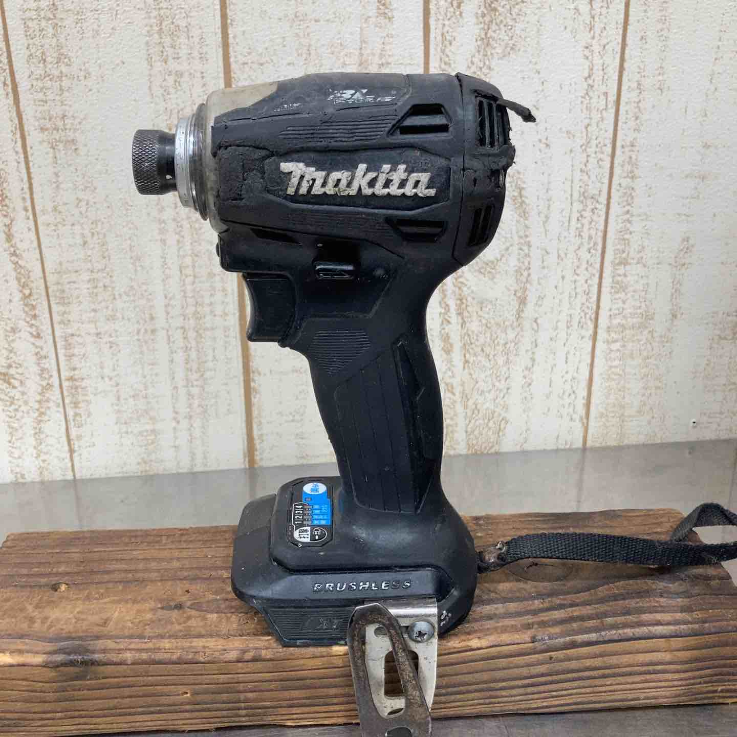 マキタ TD172DRGXB インパクトドライバー18V 黒【市川行徳店】【店頭
