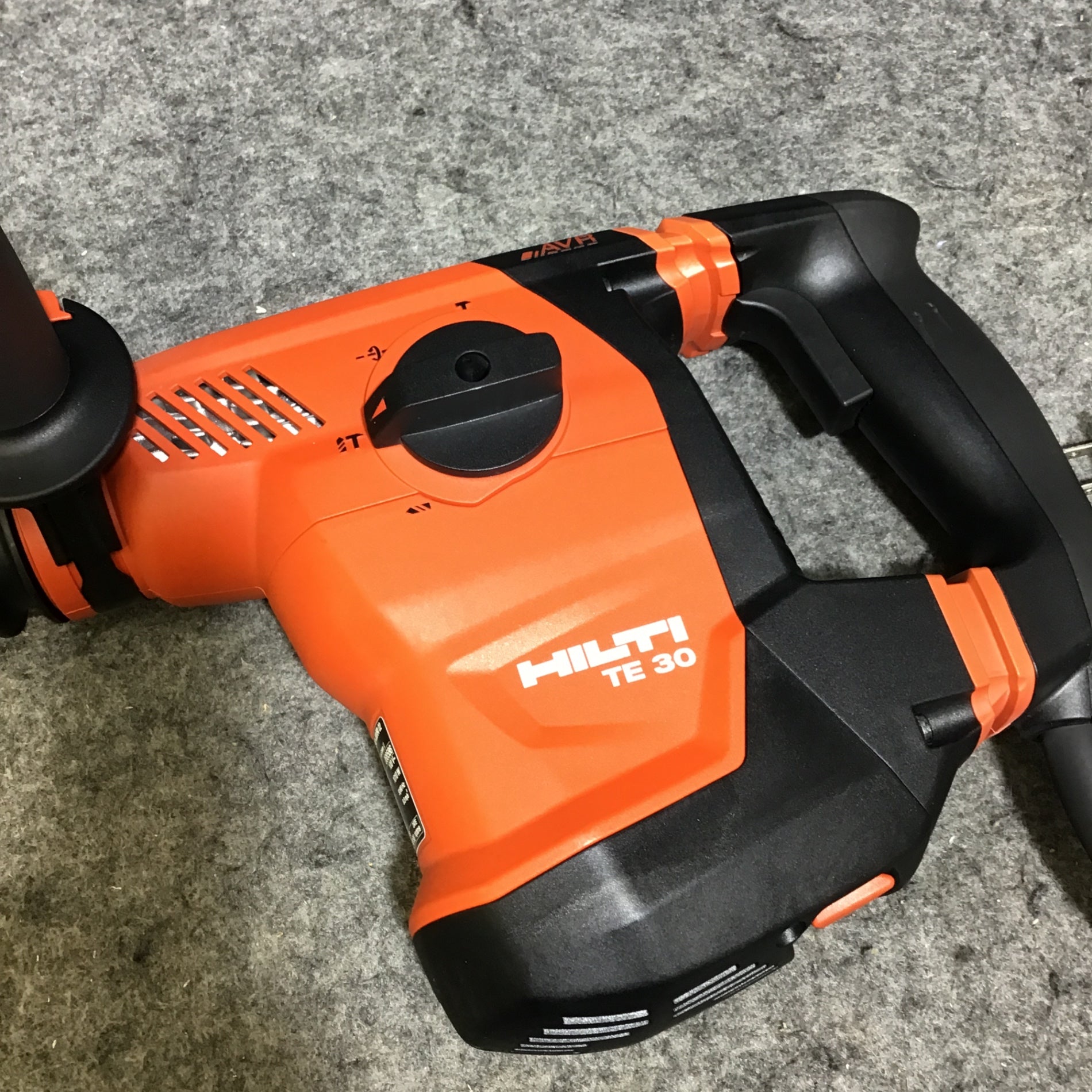 サマーセール!美品】 ヒルティ(HILTI) コード式ロータリー サマーセール!美品】 ヒルティ(HILTI) コード式ロータリー