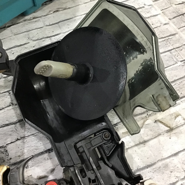 【中古品】マキタ(makita)50mm 高圧エア釘打 エアダスタ付 ゴールド AN533HSP1【東大和店】