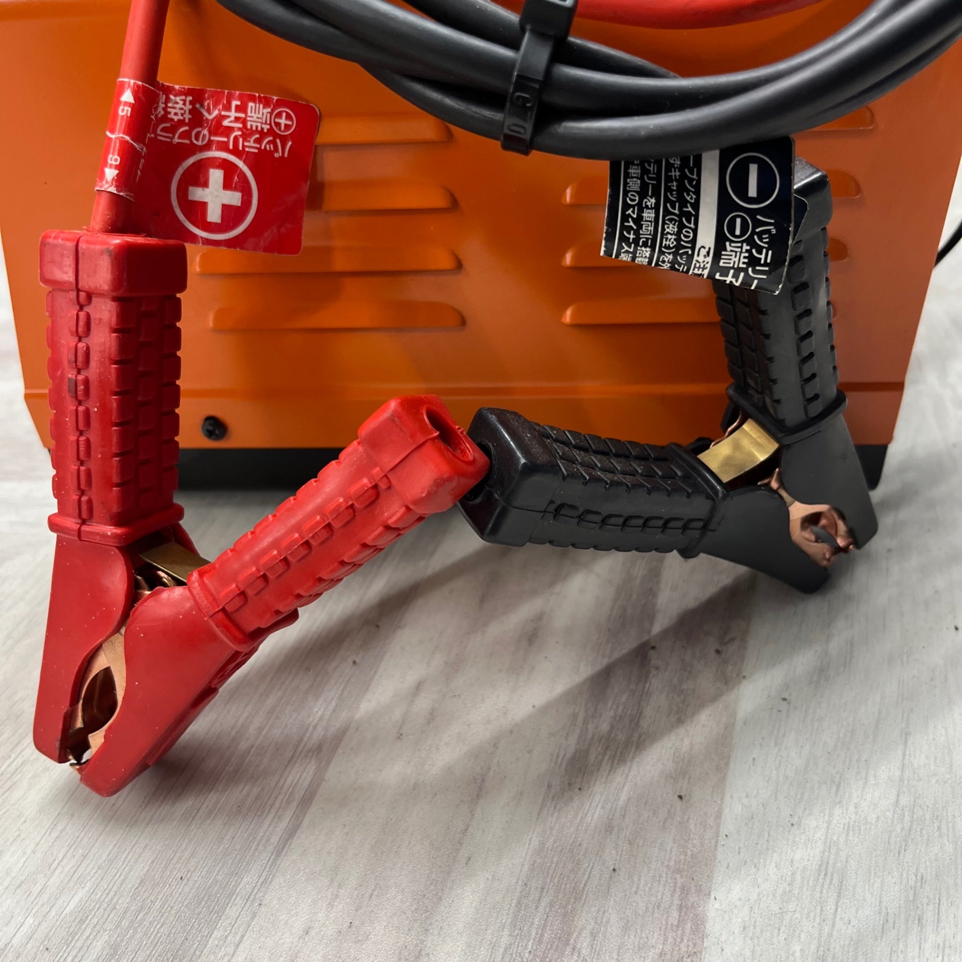 guncreator！バッテリー充電器　セルスターCC-1100DX CELLSTAR 訳あり B品 バッテリー充電器 メーカーメンテナンス済