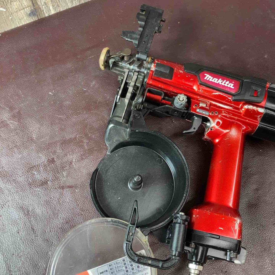 【中古品】マキタ(makita) 高圧エアネジ打ち機 AR411HR【東大和店】