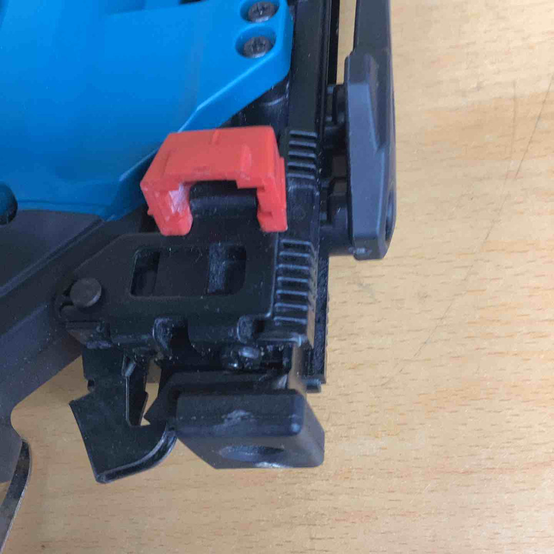 ◇マキタ(makita) コードレスタッカー ST421DZ【越谷店】