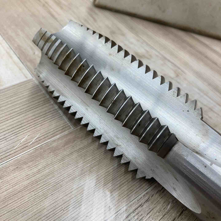 SKC エスケーシー ハンドタップ M42×4.5【八潮店】