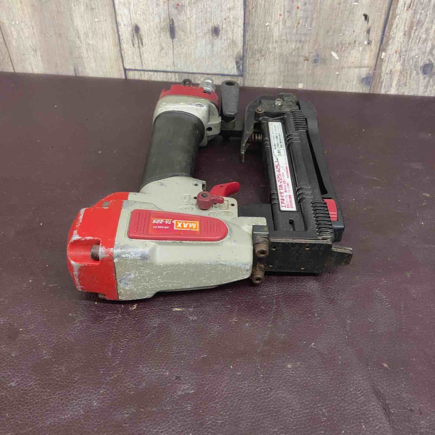 中古品】 マックス(MAX) 常圧エアネイラ TA-225/425J 【東大和店