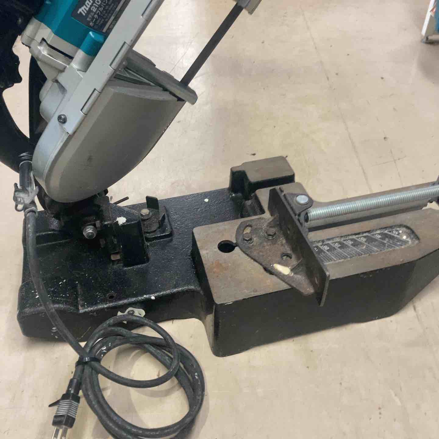 店頭受取り限定】☆マキタ(makita) ポータブルバンドソー 2107FW【町田
