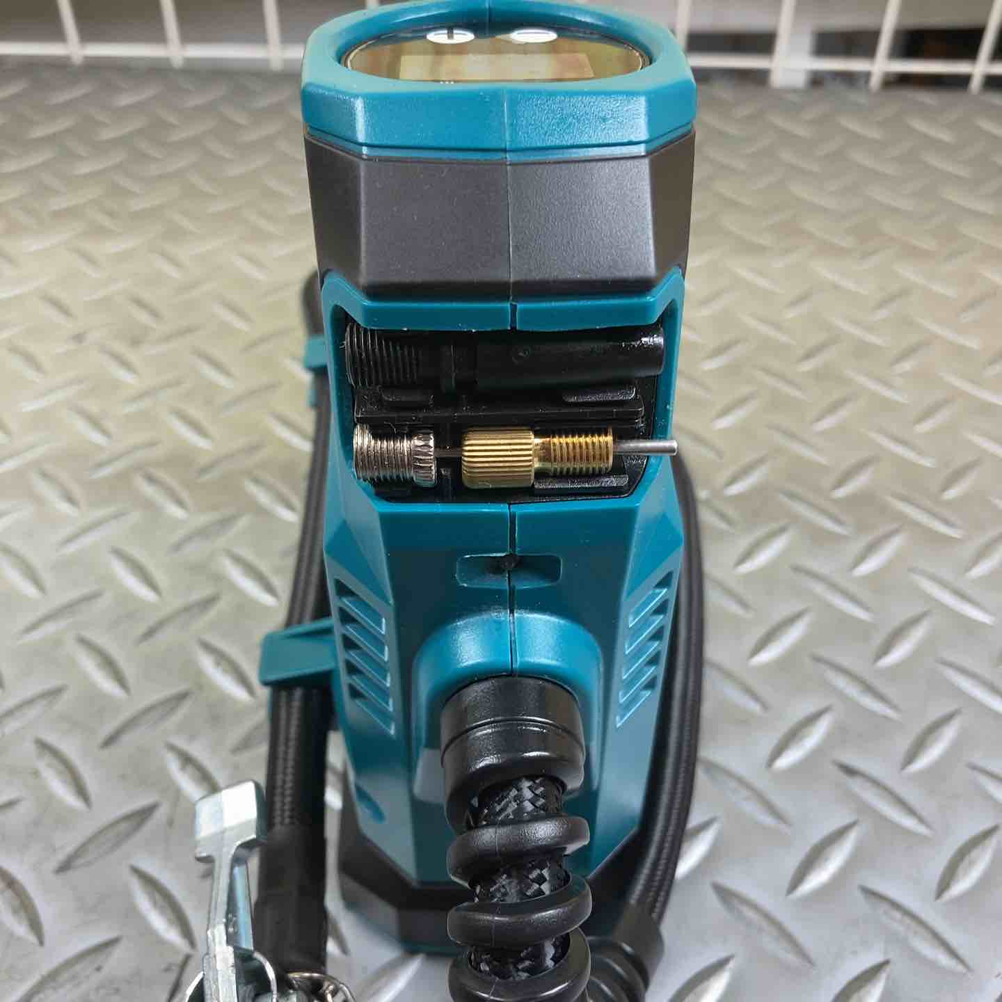 ★マキタ(makita) コードレス空気入れ MP180DZ【草加店】 バイク ☆マキタ(makita) コードレス空気入れ MP180DZ【草加店】