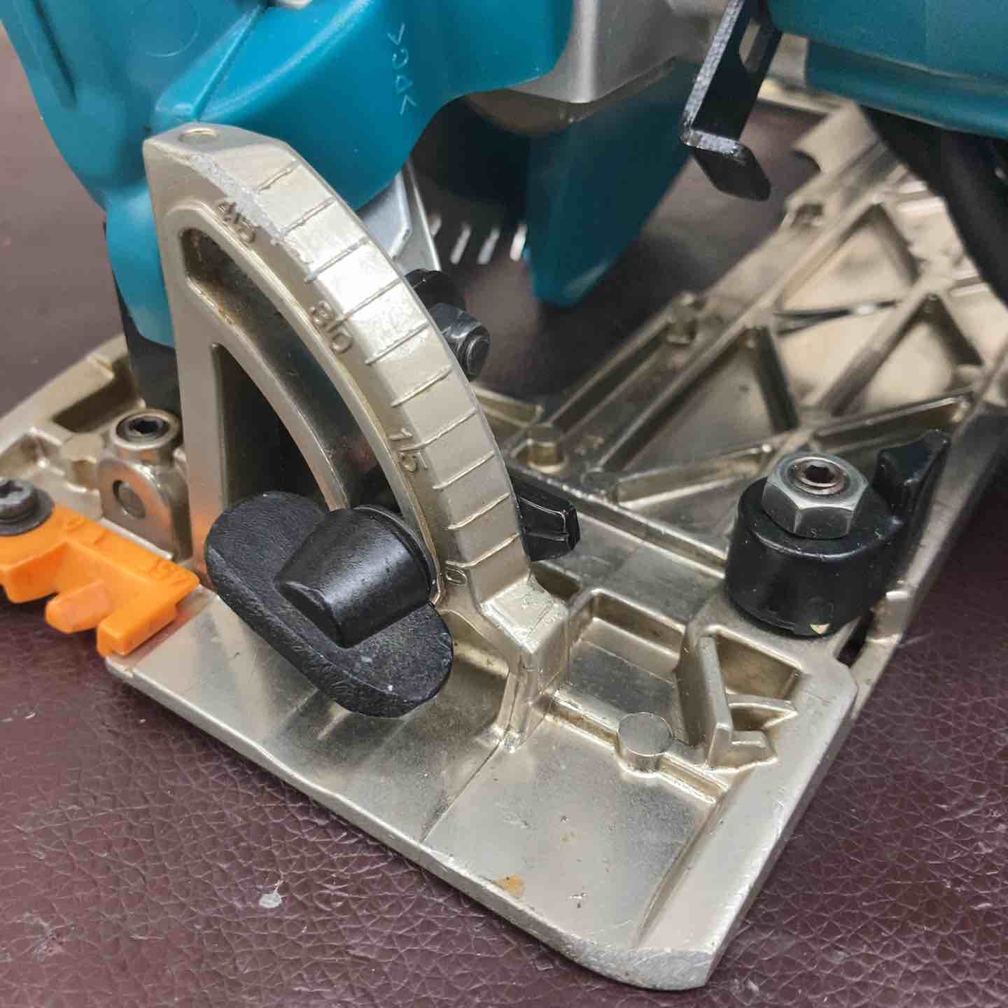 中古品】 マキタ(makita) 電気マルノコ 5637BA 【東大和店】 – アクト