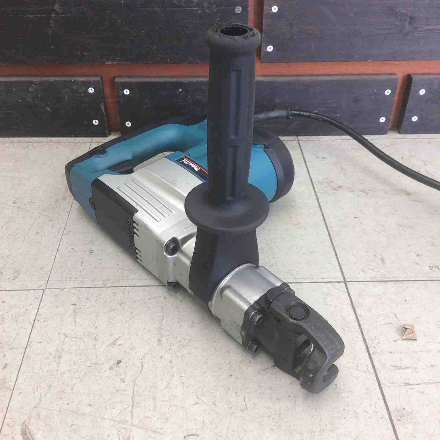 中古美品】 マキタ/makita 電動ハンマ HM0830 【鴻巣店】 – アクト