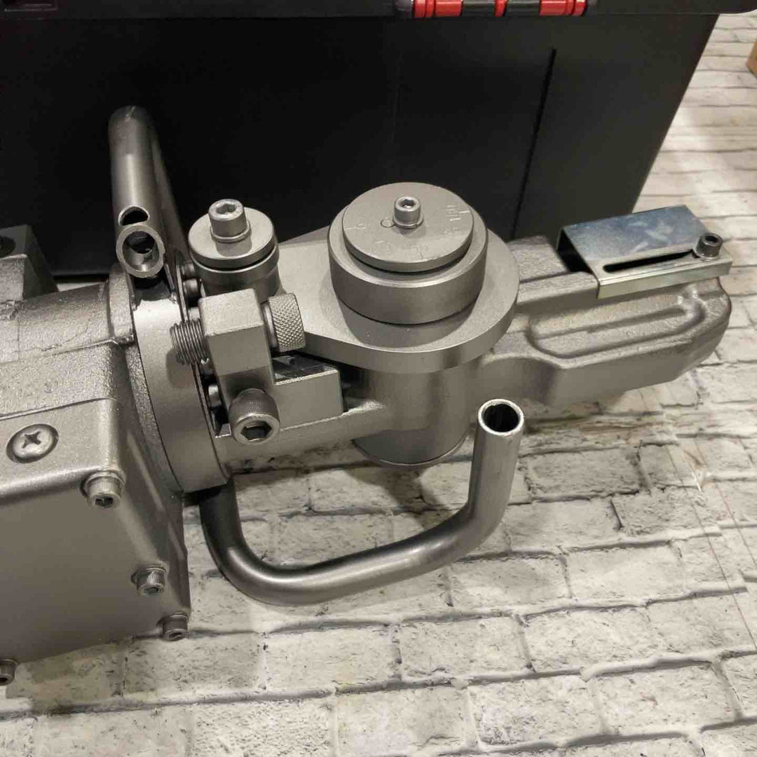 IKK(DIAMOND) 鉄筋ベンダーカッター DBC-16H (二重絶縁構造・油圧解除機構)【川口店】