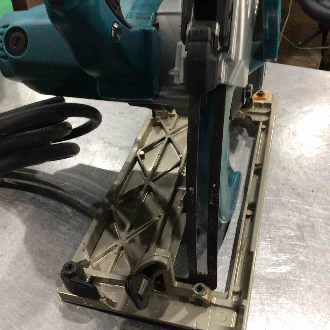 ★マキタ(makita) 丸のこ 5837BA【川口店】