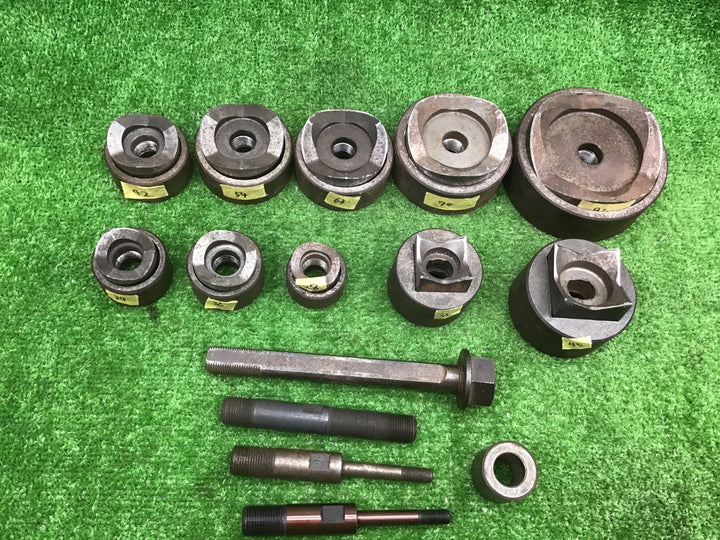【中古品】油圧パンチダイスセット　角・丸パンチセット　10個　角2個(35～45mm)　丸8個(28～92mm)【富山店】◇N