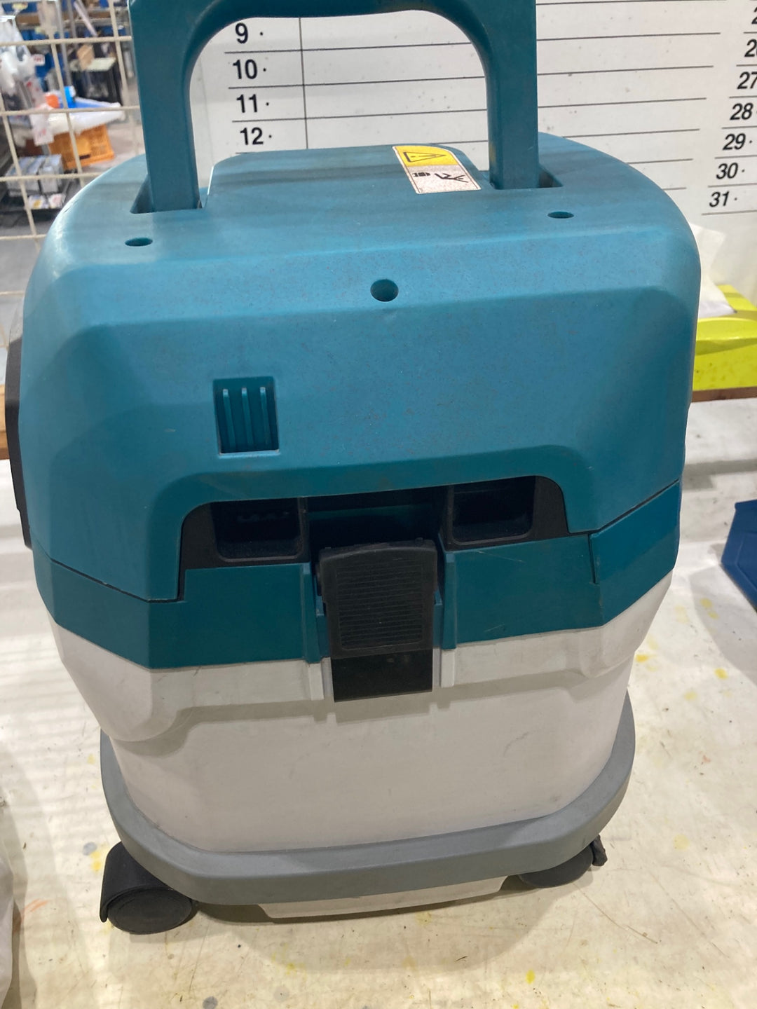 ★マキタ(makita) 集じん機 乾湿両用 VC1500　集じん量　15L　吸込仕事率　350W　【川口店】