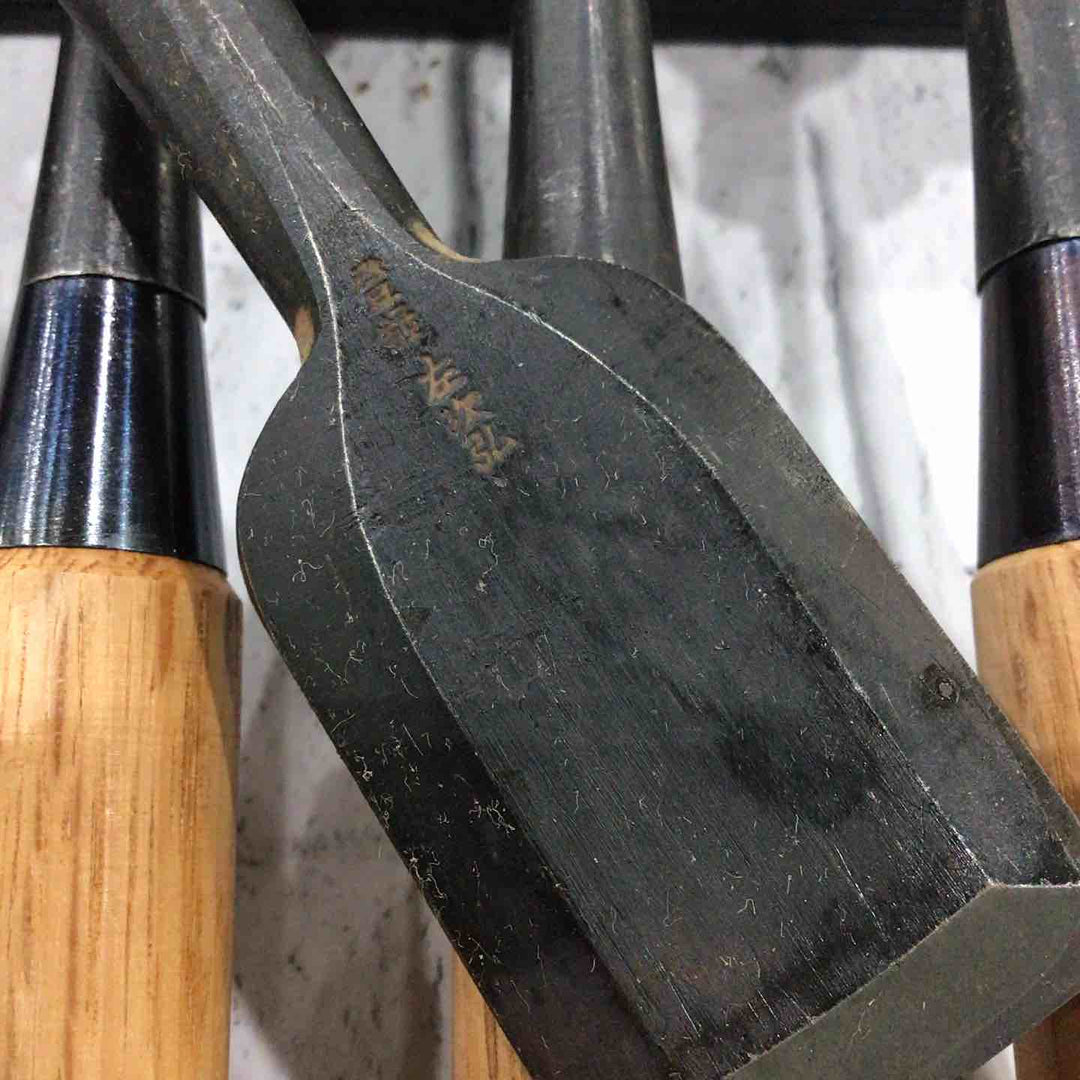 左次弘 追入鑿 10本組 赤樫柄 面取加工 【川口店】