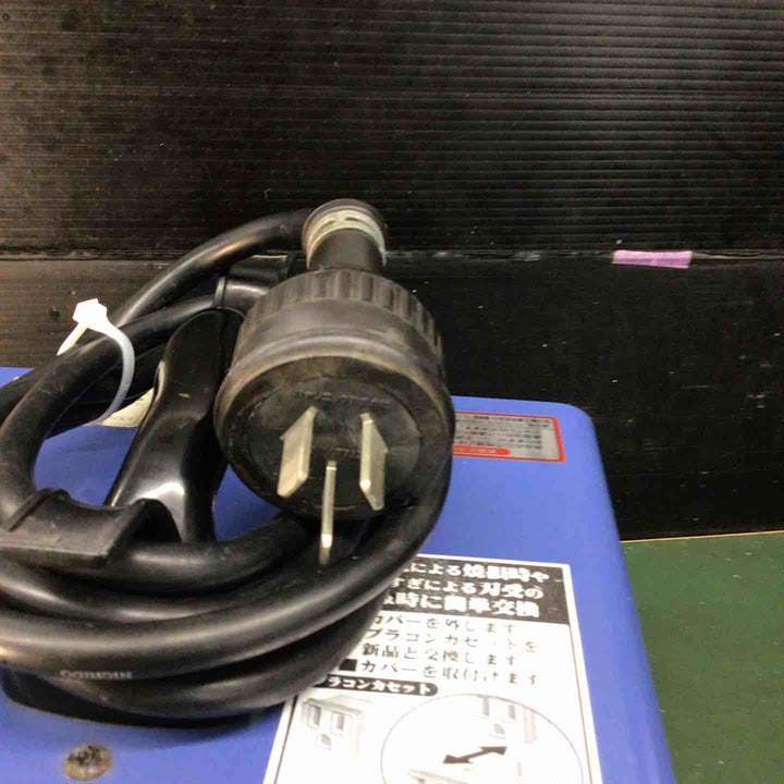 ◇日動工業 降圧専用トランス 200V→100V 単巻トランス 連続定格 安全ブレーカ付 30A NTB-300D-CC-100V【戸田店】