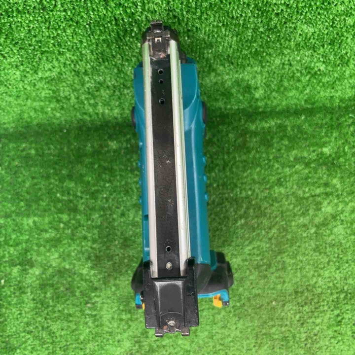 ☆マキタ(makita) コードレスタッカ ST420DZK【川崎店】