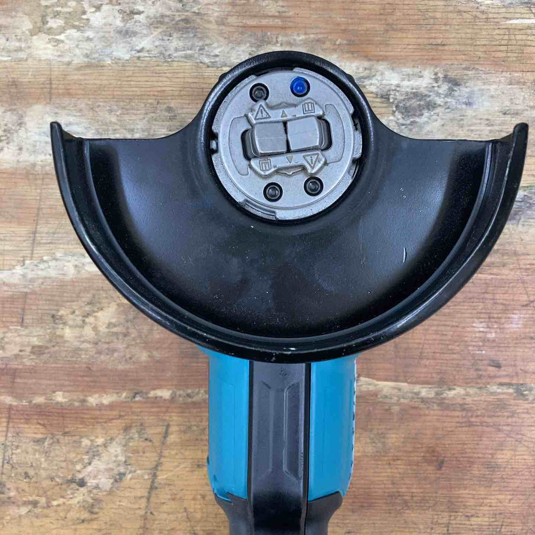 【美品】★マキタ(makita) 125mm コードレスディスクグラインダ GA520DZ 18V X-LOCK 本体のみ【柏店】