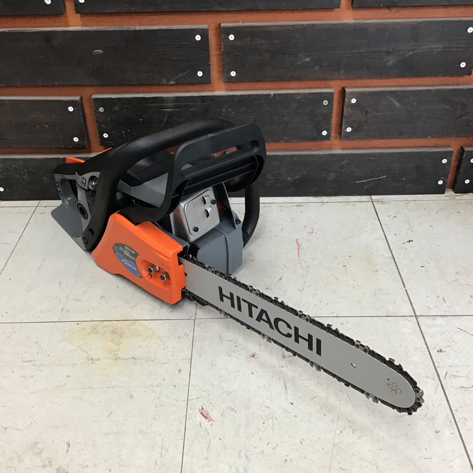 ☆日立工機 HITACHI CS33EDP 350mm エンジンチェーンソー◇作業性が 