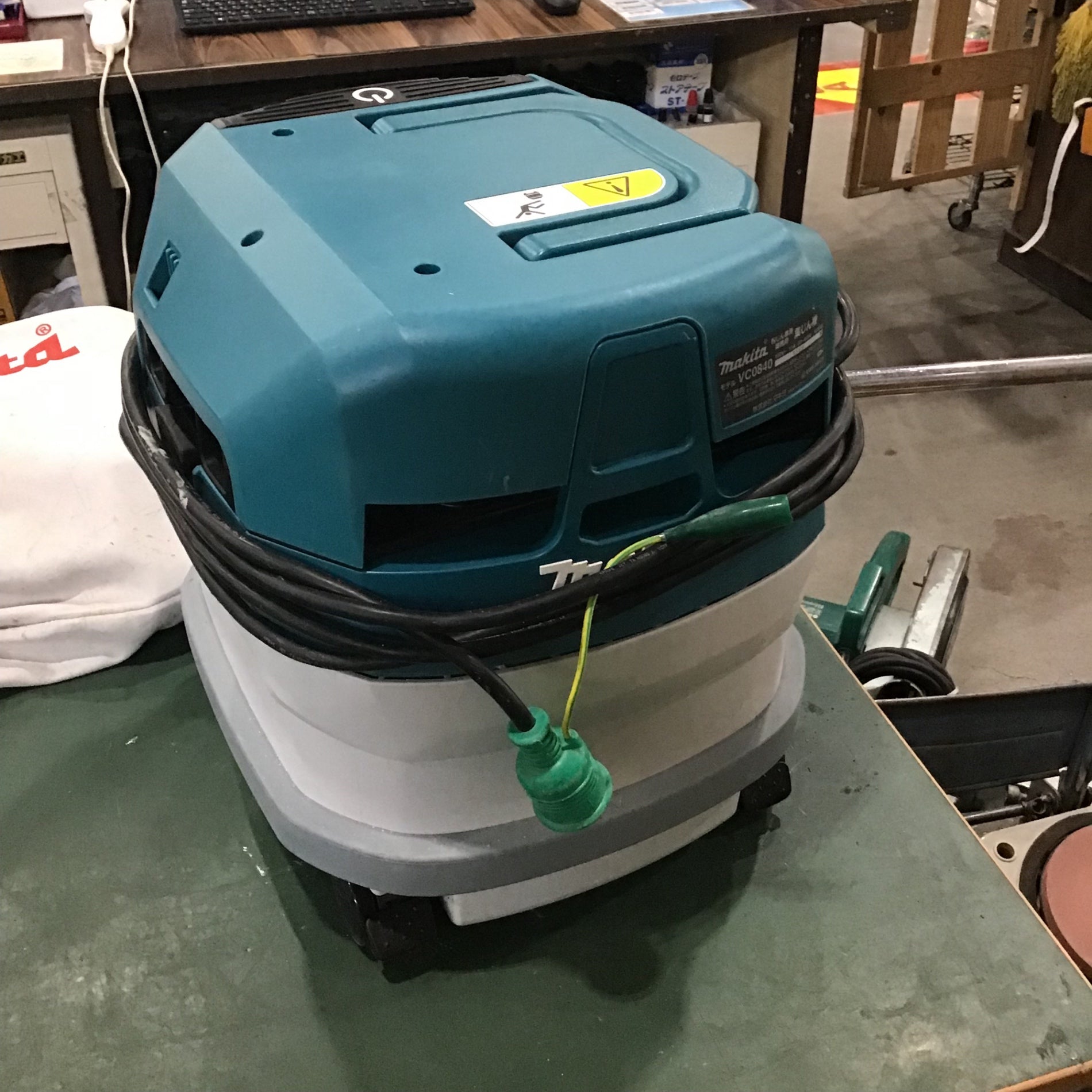 マキタ VC0840 集じん機【市川行徳店】【店頭取引限定】【】管理番号 マキタ VC0840 集じん機【市川行徳店】【店頭取引限定】【】管理番号