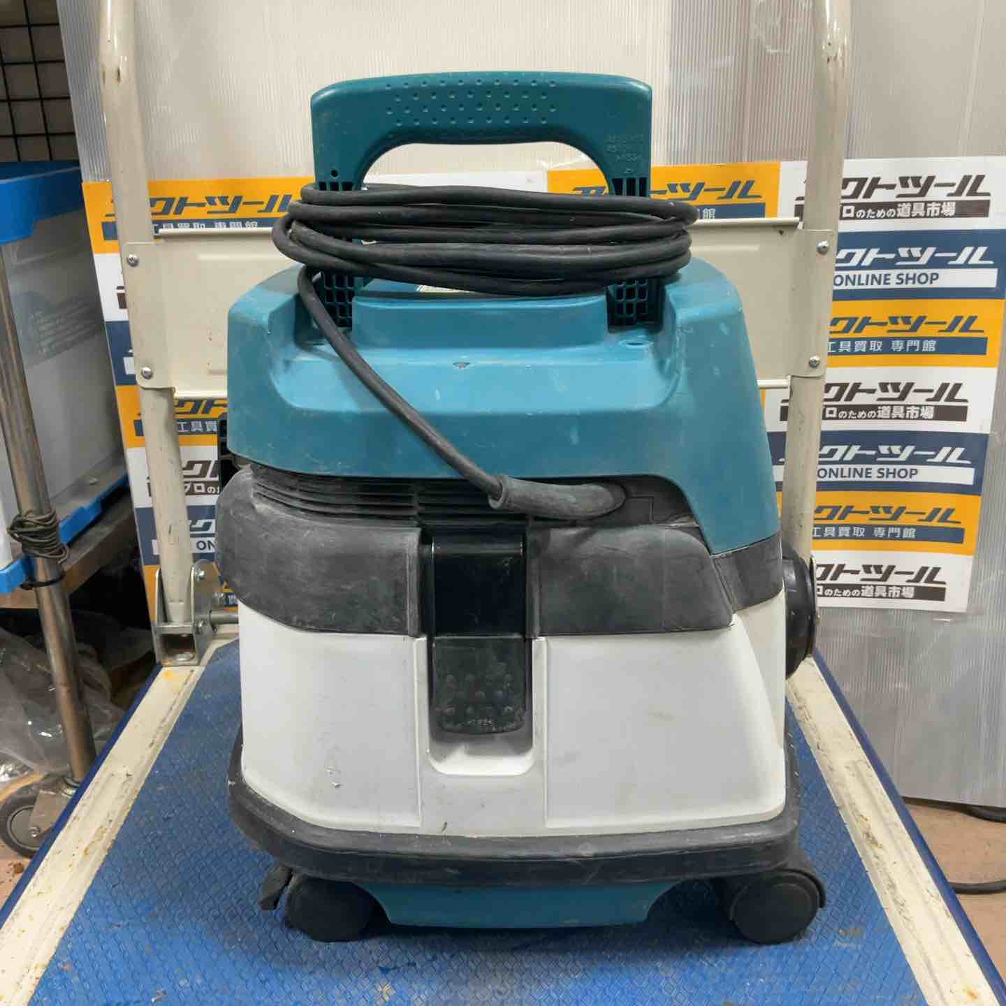 店頭受取り限定】☆マキタ(makita) 集じん機 乾湿両用 483(P
