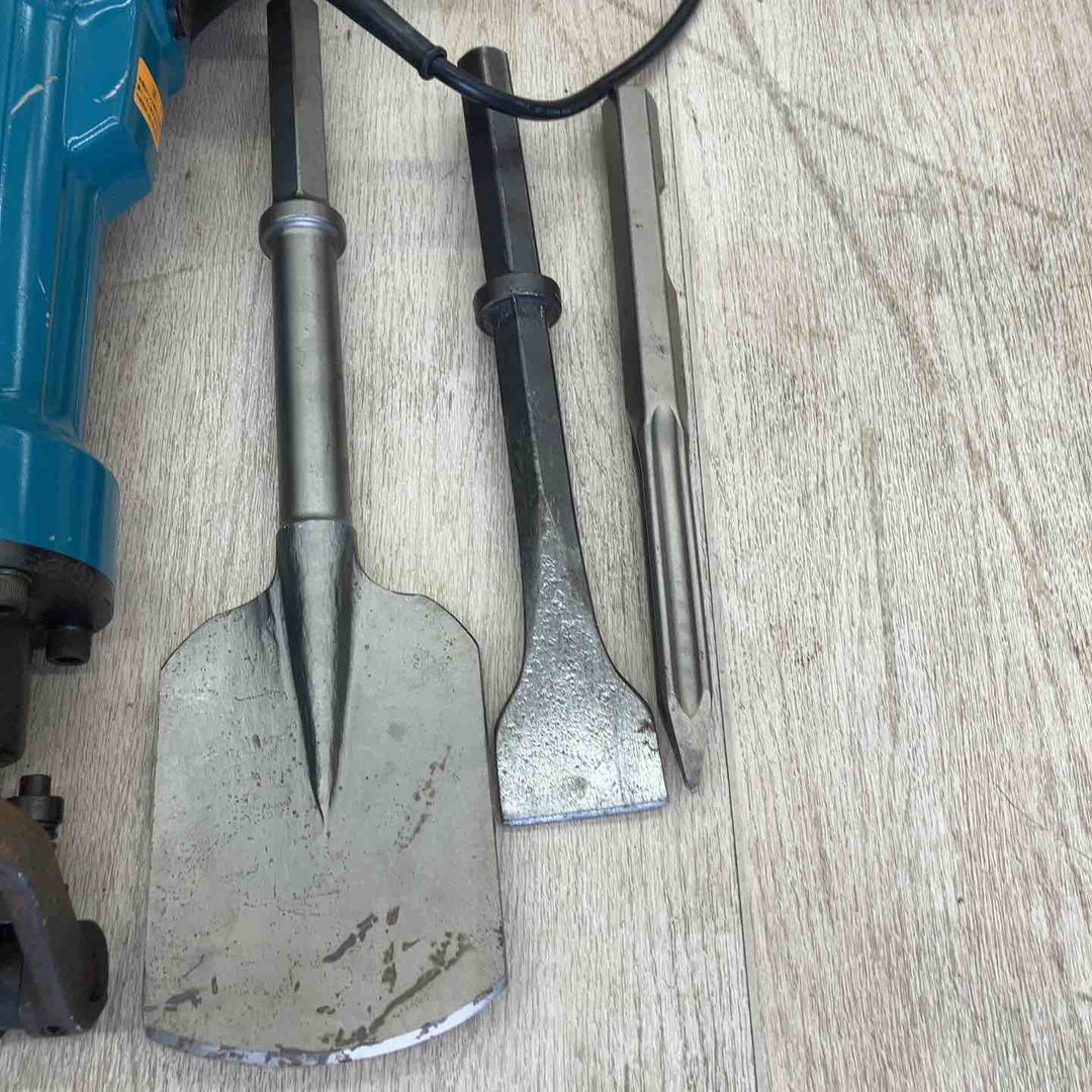 【店頭受取り限定】★マキタ(makita) 電動ハンマ HM1812 ブルポイント付き(写真参照)【川越店】
